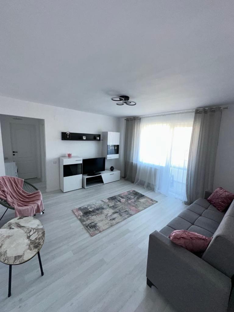 Apartament Central Pe Pietonala Nr2 Хунедоара Екстер'єр фото