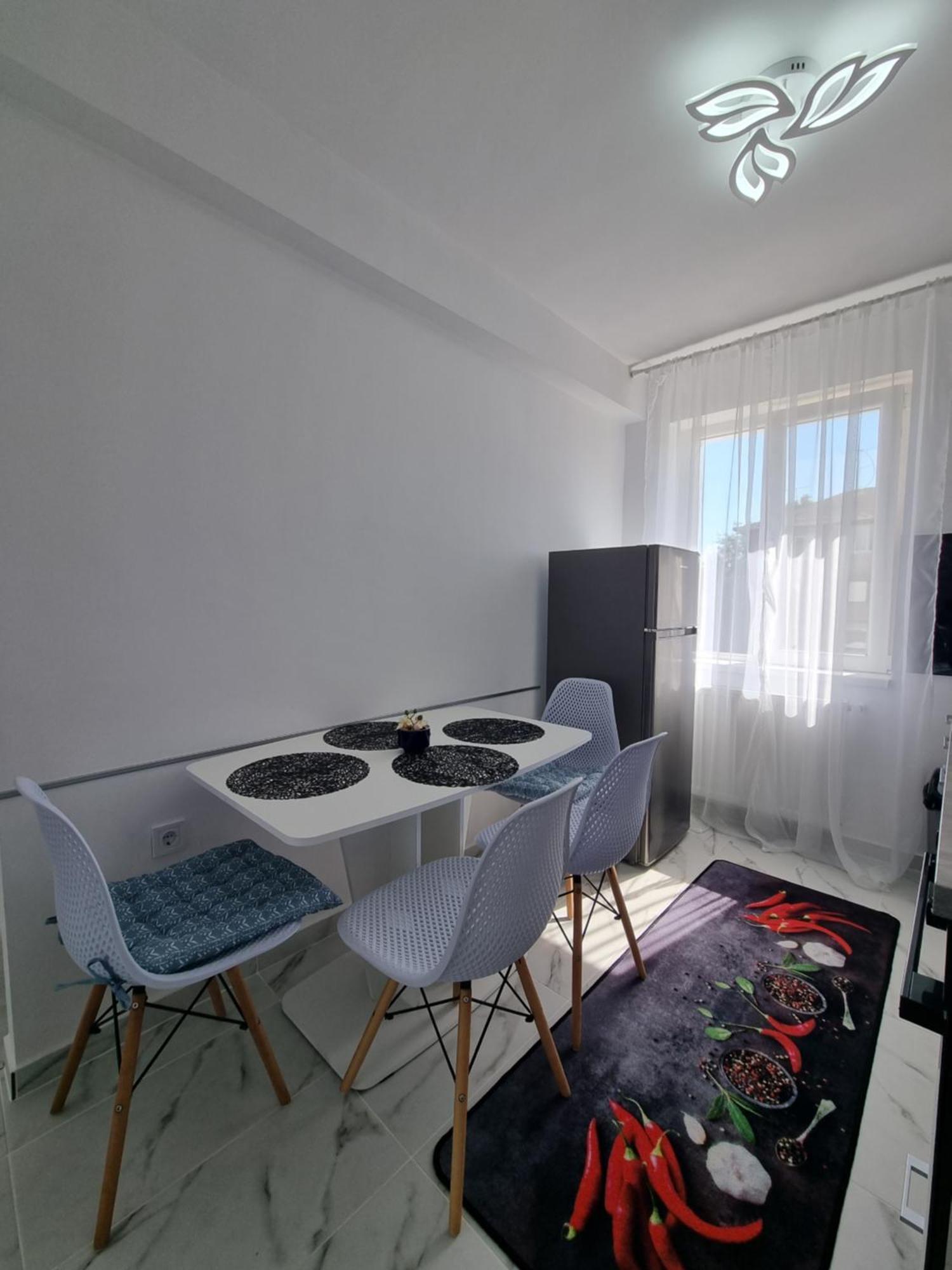 Apartament Central Pe Pietonala Nr2 Хунедоара Екстер'єр фото